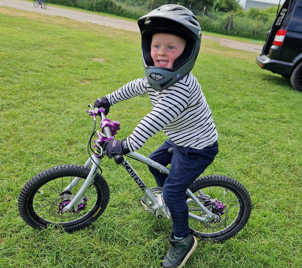 Basic MTB Course for 6-11 years at Northampton Bike Park. This 2-hour on Sunday 26th May from 10 am - 12 pm will cover skills such as bike control, body movements, braking and cornering. To book- northamptonshiresport.org/type/courses/b…