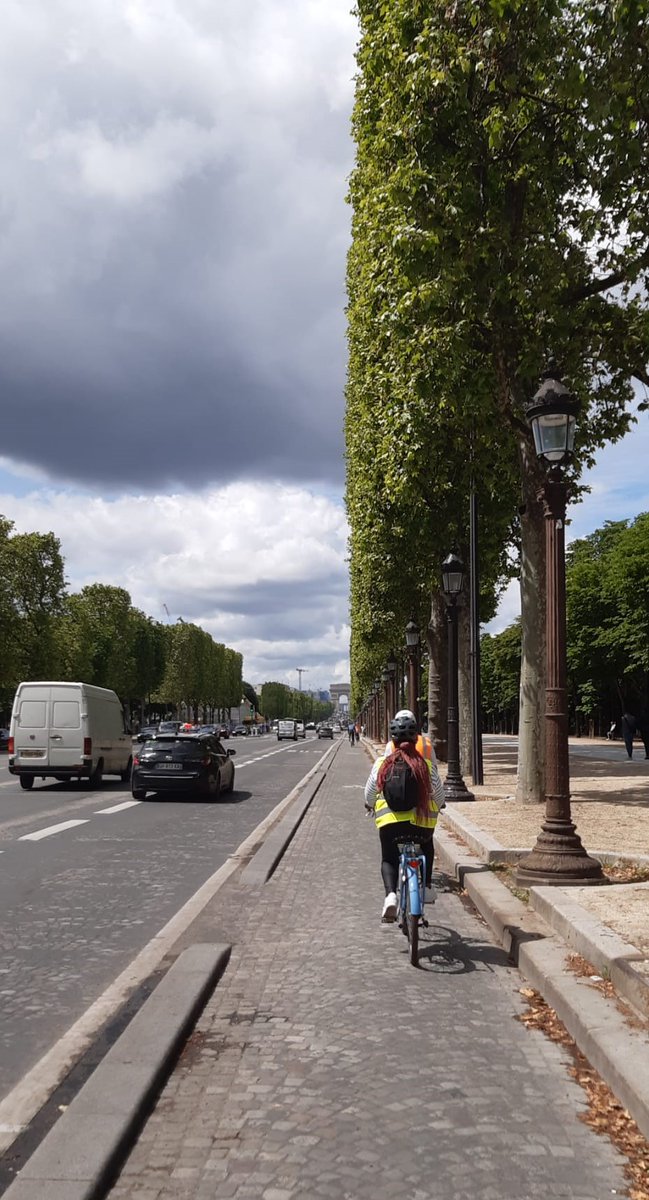 Quand les apprenantes découvrent #Paris à vélo😆
'JB c'est trop beau Paris à vélo'
#véloécole #Cyclavenir #misenselle