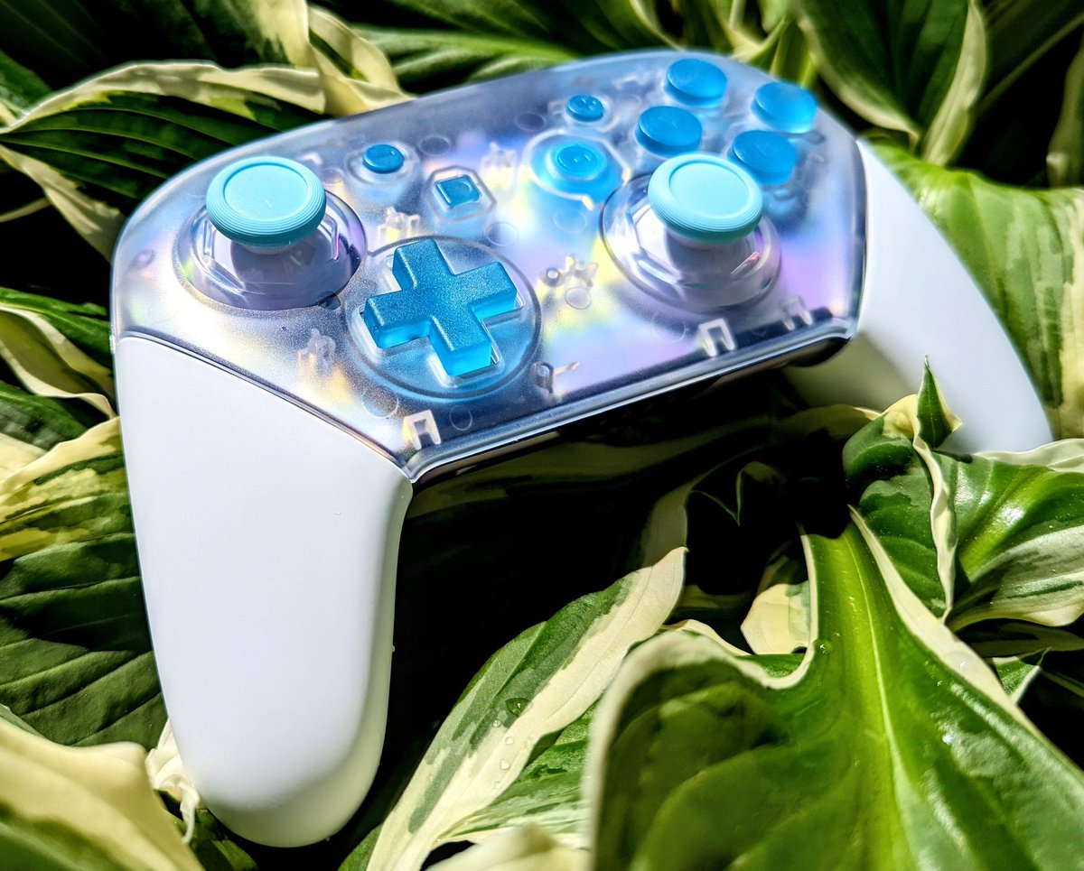 ___XEO___'s tweet image. Controller I made for @SwordWI&apos;s graduation/birthday