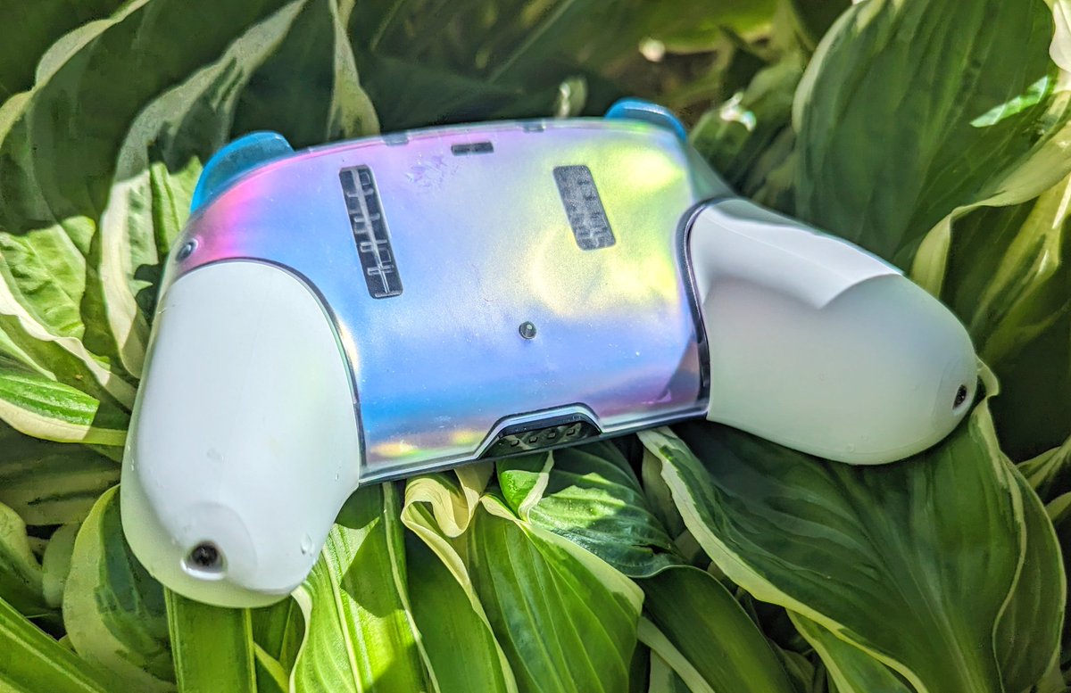 ___XEO___'s tweet image. Controller I made for @SwordWI&apos;s graduation/birthday