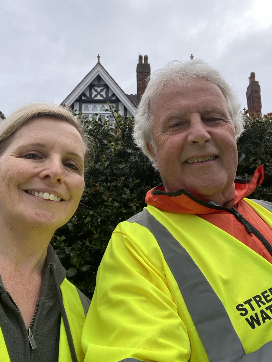 We two on Streetwatch patrol around our area of Moseley tonight….few chats and smiles from locals! ⁦@WMPolice⁩ ⁦@StreetWatchWM⁩ ⁦@gardensinboots⁩ ⁦@moseleyforum⁩ ⁦@PositivelyMKH⁩ ⁦@MoseleyHeathWMP⁩