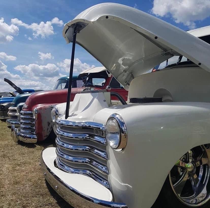 🔥🚗 Get ready to rev your engines at the NSRA Spring Rumble this Sunday! 🎸🍻 Join us for a day of adrenaline-pumping action with hot rods, live music, and an outside bar to keep the good times rolling!