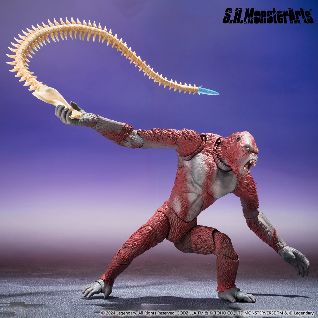 S.H.MonsterArts SKAR KING FROM GODZILLA x KONG: THE NEW EMPIRE Includes a wired whip to recreate your favorite action scene. Also included is a bonus B.E.A.S.T. GLOVE right arm part for KONG (sold separately). #skarking #godzillaxkongthenewempire #shmonsterarts #tamashiinations