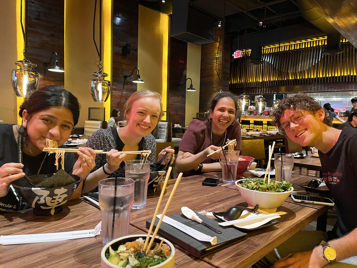 Lab lunch outing to celebrate the end of another semester, welcoming Cara to the group, and of course Joan’s graduation! Here’s to a summer full of scientific discoveries!!!! 😆 🧬