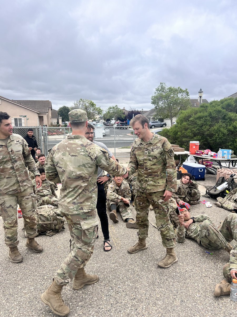 Recently a few of our cadets earned their Norwegian Foot March Badges! Well done CDTs Wu, Munoz, Nixon, Volack and Ferrara. Additionally, CDT Van Ryan came in first, earning a coin from @calpolyrotc PMS LTC Swiney. #norweigianfootmarch #bruinbn #ucla #armyrotc #beallyoucanbe
