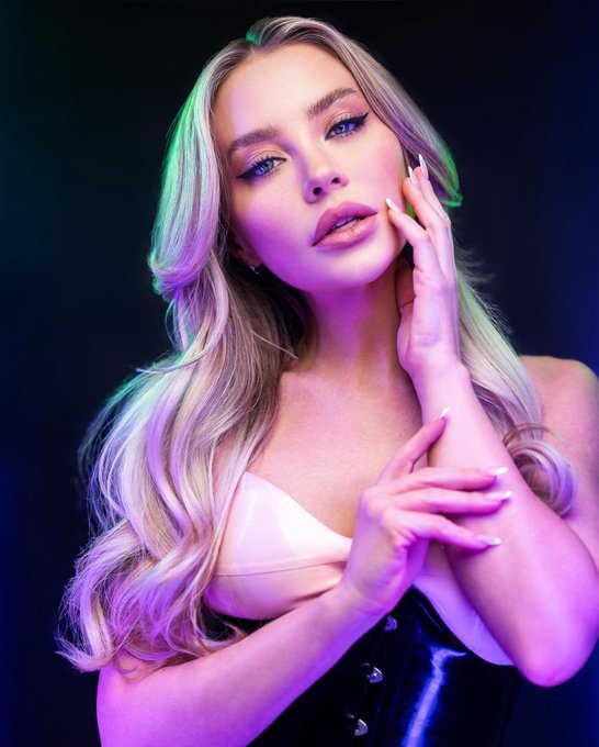 1 or 2? 💕 https://t.co/xBc0Wct9A6<a href="/tag/femdom"class="tags"><span>#femdom</span></a>