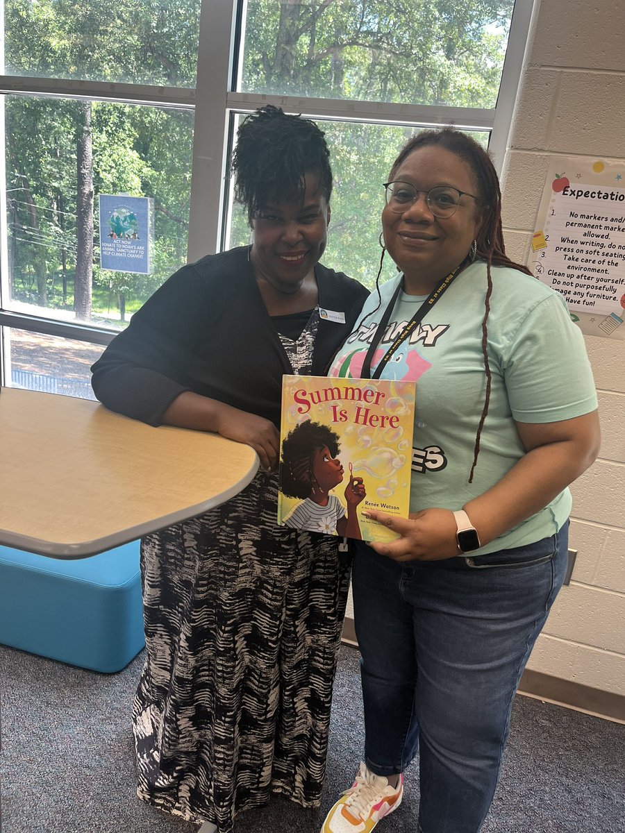 Thank you Brave+Kind Books for organizing a visit from author Renee Watson to share her book, “Summer is Here” with our kindergarten students.📚🥰 @APSMediaServ @APSInstructTech @thebravething