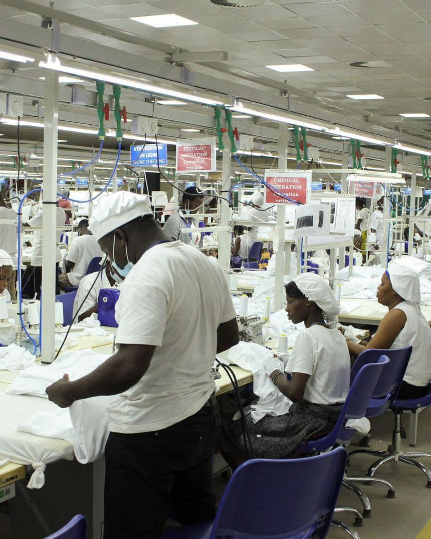 Le Bénin 🇧🇯 à l’honneur au Rwanda!🇷🇼👏🏽👏🏽

Le Made in Africa étant l’un des sujets principaux du Africa CEO Forum qui se tient actuellement à Kigali, le  Coton béninois et sa transformation à la #GDIZ ont été largement félicités et l’un des sujets poignants de l’événement!

1/2