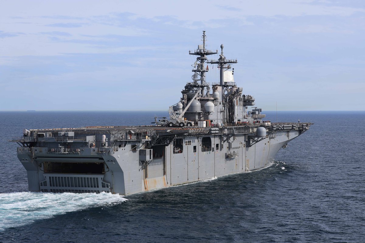 Fill up on pump one, please 🌊🚢⛽️🚢

USS Wasp (LHD 1), flagship of the Wasp Amphibious Ready Group (WSP ARG)-24th Marine Expeditionary Unit (MEU), prepares to receive the Harpers Ferry-class amphibious landing dock USS Oak Hill (LSD 51) alongside during fueling at sea.