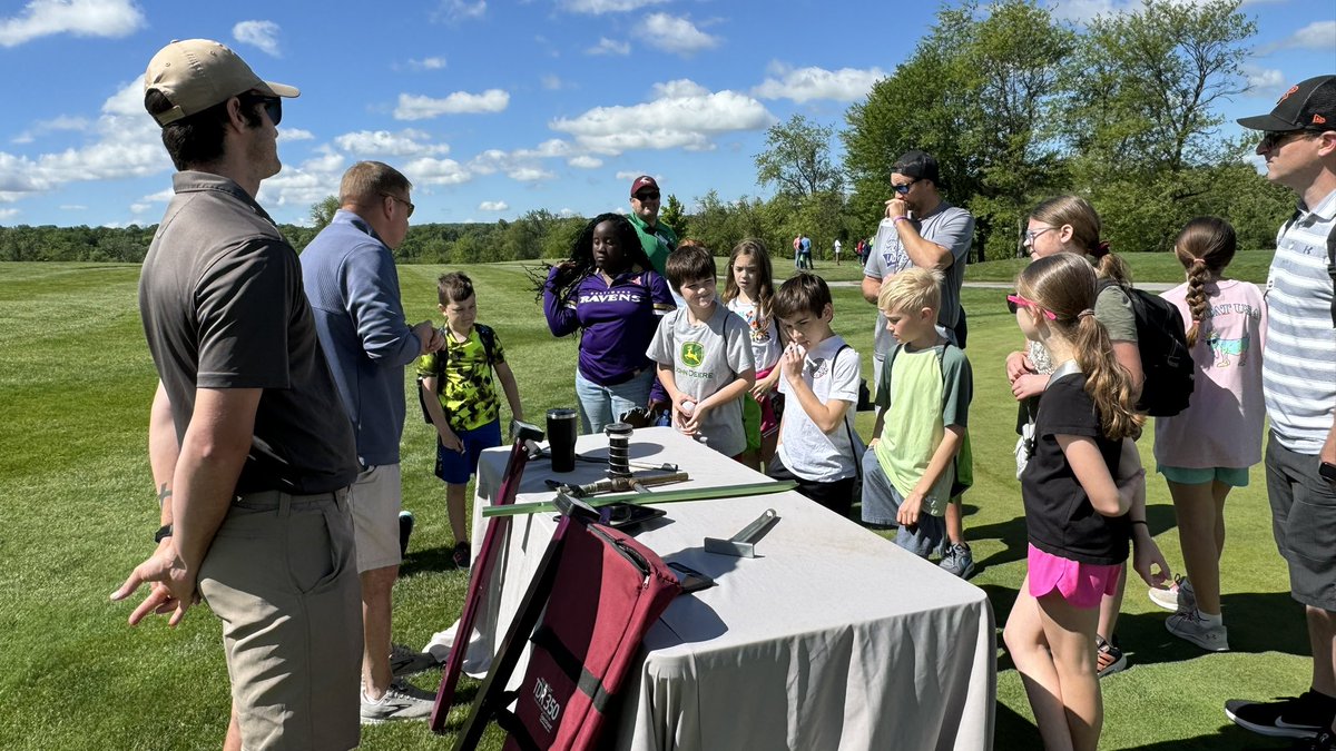 I just wanted to say Thank You to my @MidAtlGCSAA crew! 200 kids for 2 First Green field trips within days of each other. It wouldn’t have been possible without everyone’s support! @GCSAA @TheFirstGreen