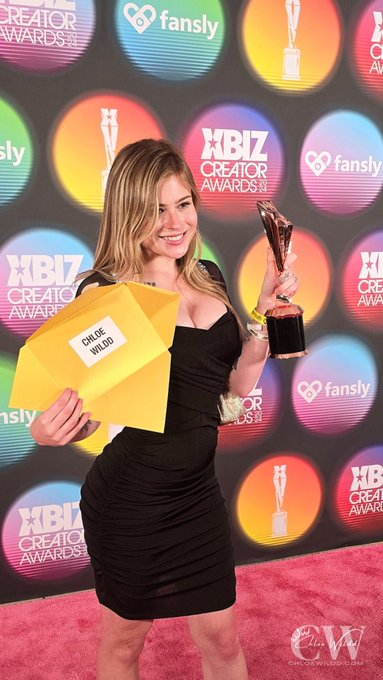 My second victory this year! I'm so happy to have won Female Streamer of the Year!🥳 Thank you so much<a href="/tag/xbizmiami"class="tags"><span>#xbizmiami</span></a><a href="/tag/xbizcamawards"class="tags"><span>#xbizcamawards</span></a>