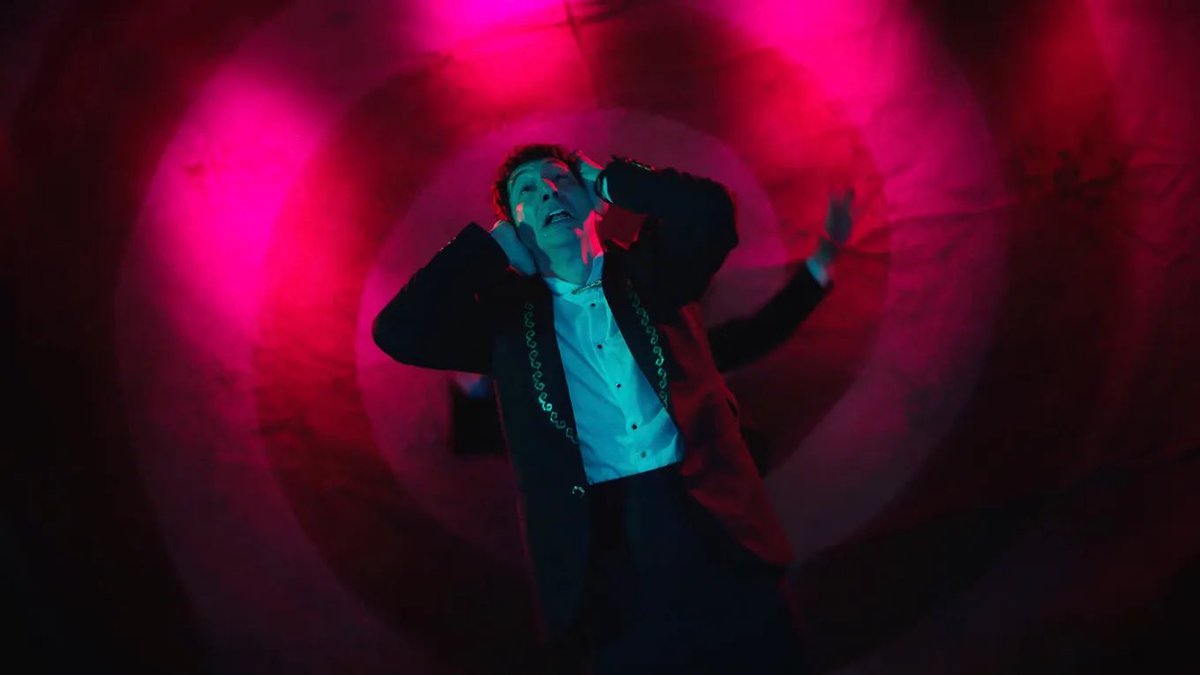 nloun_nvs's tweet image. Les ravages des drogues, les fantasmes étoffés de l'alcoolisme et une réécriture incessante sur plus de 20 ans : #Megalopolis est un mélange informe où Coppola convoite le cinéma d’Arielle Dombasle pour potentiellement offrir un parrain à #ThePalace. Eh beh dis donc.