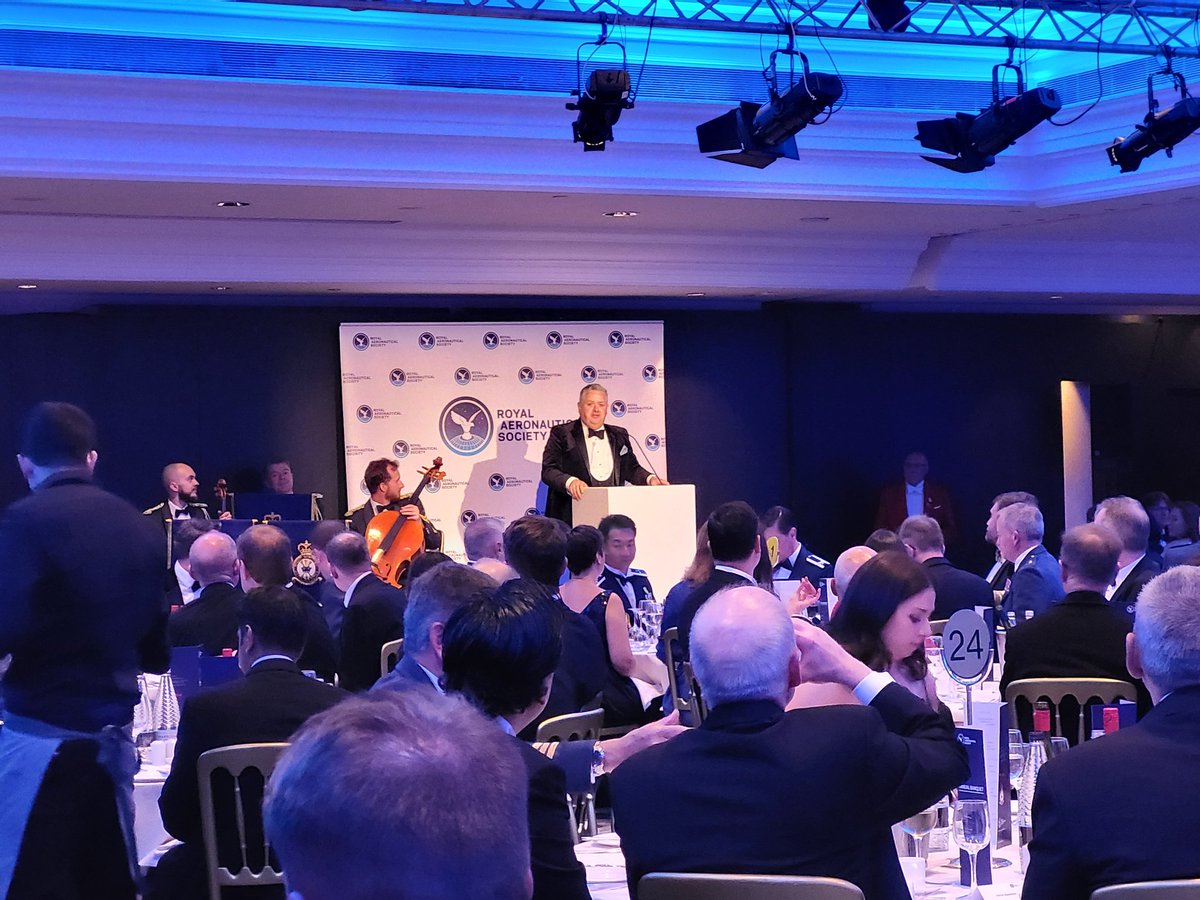 David Edwards, CEO of @AeroSociety , welcoming VIP guests to the RAeS Annual Banquet tonight. #avgeek