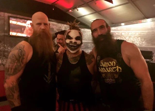 FadeAwayMedia's tweet photo. Bray Wyatt, Luke Harper &amp; Erick Rowan with Roman Reigns photobombing in the background will always make me smile. https://t.co/jzVjNLgDT3