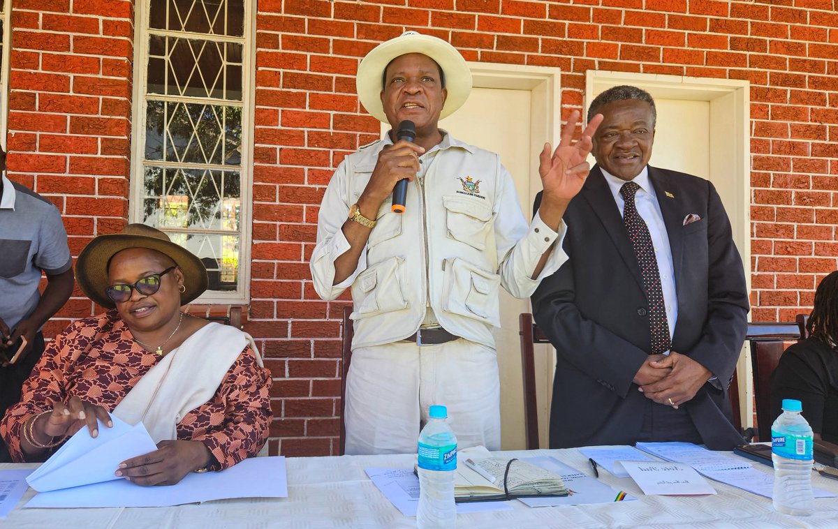 Hon Minister Dr. A.J. Masuka interacted with wheat farmers in Chegutu District, Mashonaland West Province today. He reiterated that the food security strategy in the El Nino ravaged season is based on wheat production. #foodsecurity: Everywhere, Everyday.
