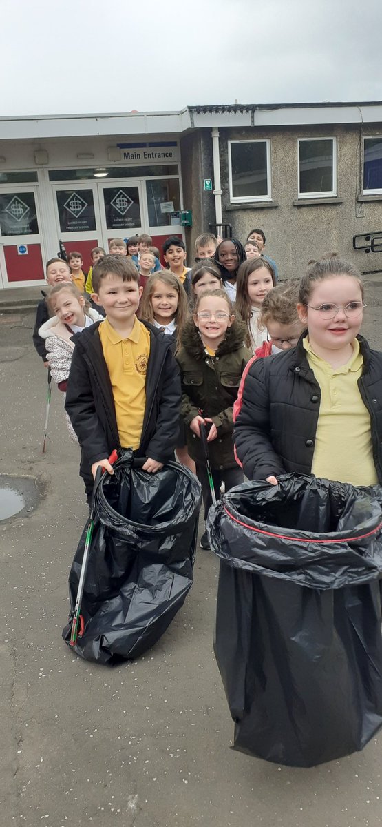 SACRED HEART SCHOOL ❤ Primary 3 leave for our community litter pick around the Bowhouse Community centre.