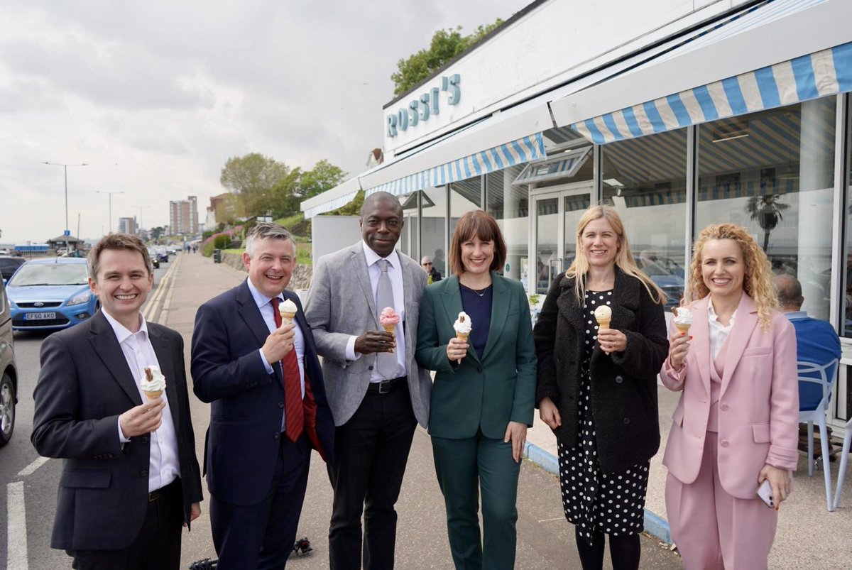 Good visit to Southend East & Rochford this afternoon as part of Labour’s First Steps for Change Launch with @RachelReevesMP, @elliereeves, @JonAshworth and @KatieJWhite. We showed our support for our fantastic Labour candidate @BayoAlaba and enjoyed an ice cream from Rossi’s!