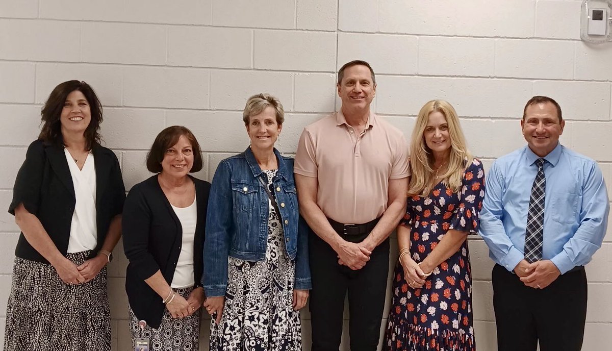 💙💛🍎🎉 Retiring teachers Katy Kasten, Susan McElheny, Rebecca Winek, Brian Hobaugh, Julie Clifton, Joe Joswiak, and (not pictured) Kim Thomas were recognized at a banquet, hosted by Mars Area School Board on May 14. #marsproud #Congratulations