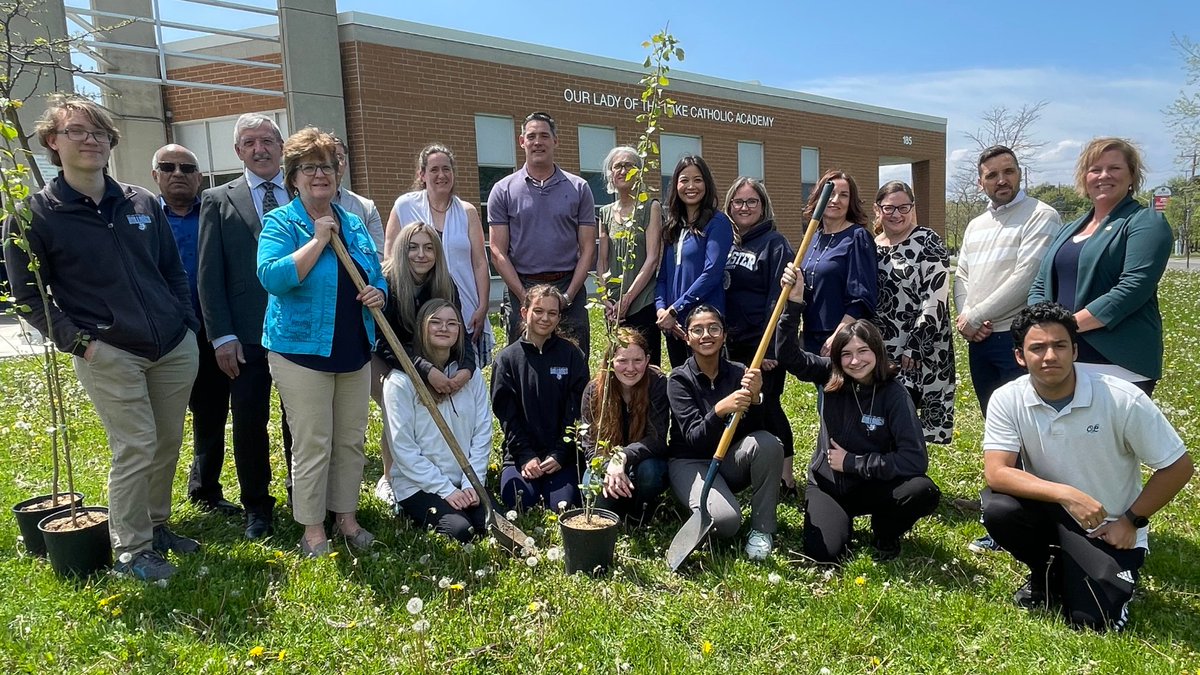 The Town is donating trees to schools in Georgina. Thirty trees have been given to each of 13 schools in the @YRDSB & to each of four schools in the @YCDSB. The trees were part of 2,500 generously donated to the Town by @CdnTreesforLife in April. More: bit.ly/4bkOwjb