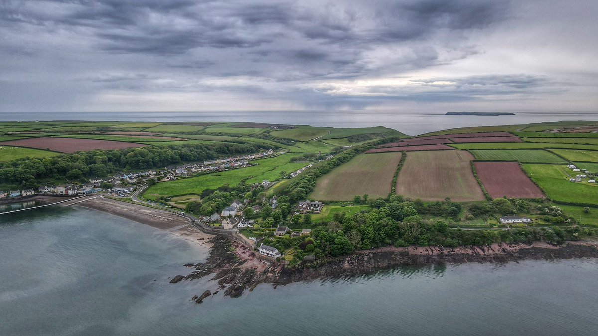 An overcast Dale today with along with Skokholm Island ..@SkokholmIsland @DaleCoastguard @StormHour @ThePhotoHour #Dale #Skokholm #Pembrokeshire