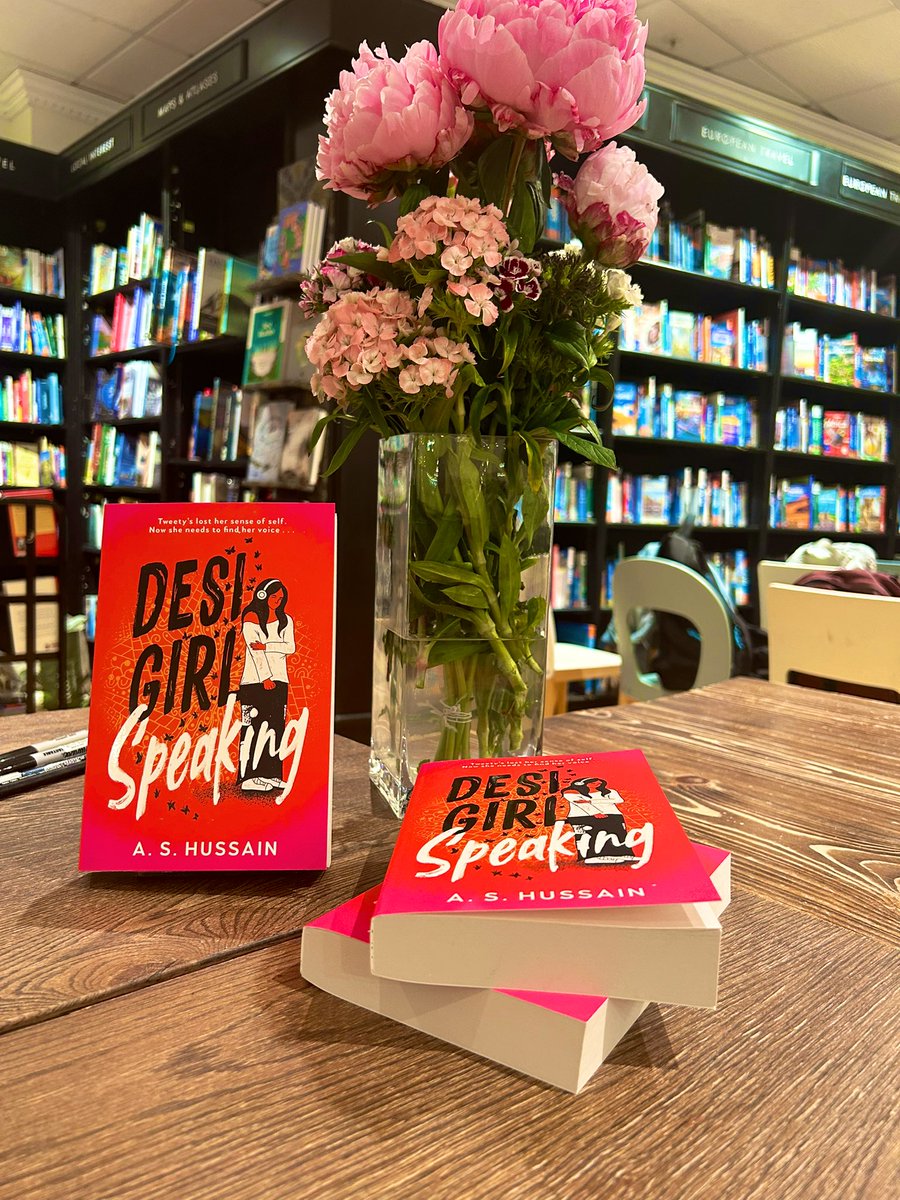 Emotional evening celebrating the launch of @huanika’s incredible #DesiGirlSpeaking - what a book, what a writer! And she’s always dressed so perfectly on theme 🧡 @HotKeyBooks
