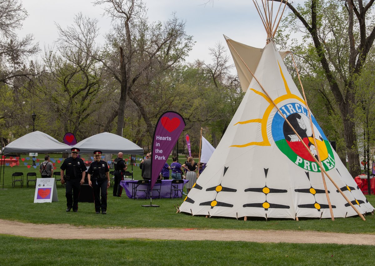 Yesterday, members of the Regina Police Service and community partners came together to bring awareness to the effects that violence has on survivors and victims at Hearts in the Park. A big thank you to all of the community partners involved and those who joined to pay tribute!