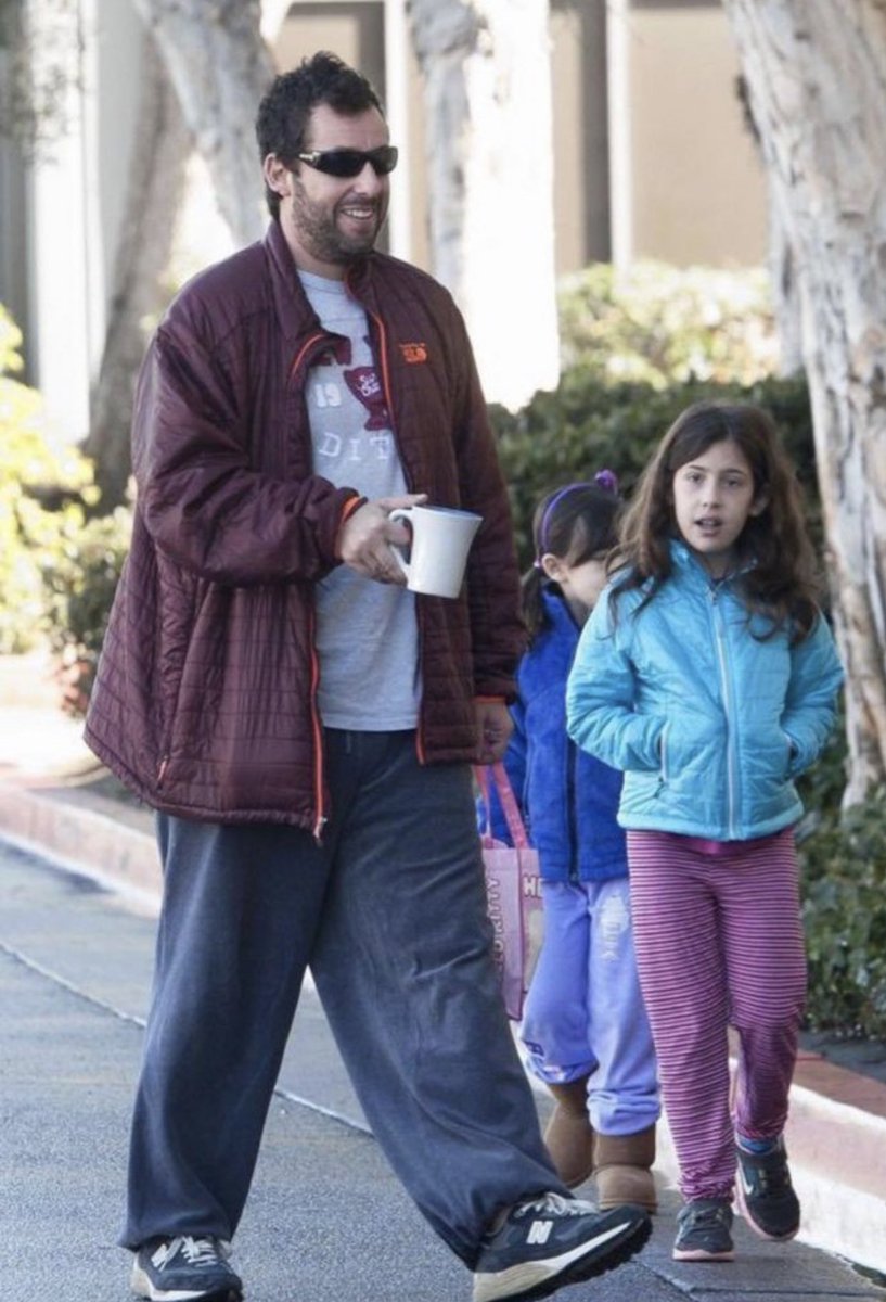 jodí tanto con el frío porque según yo tenia ropa linda para el frío pero cuando salgo soy este