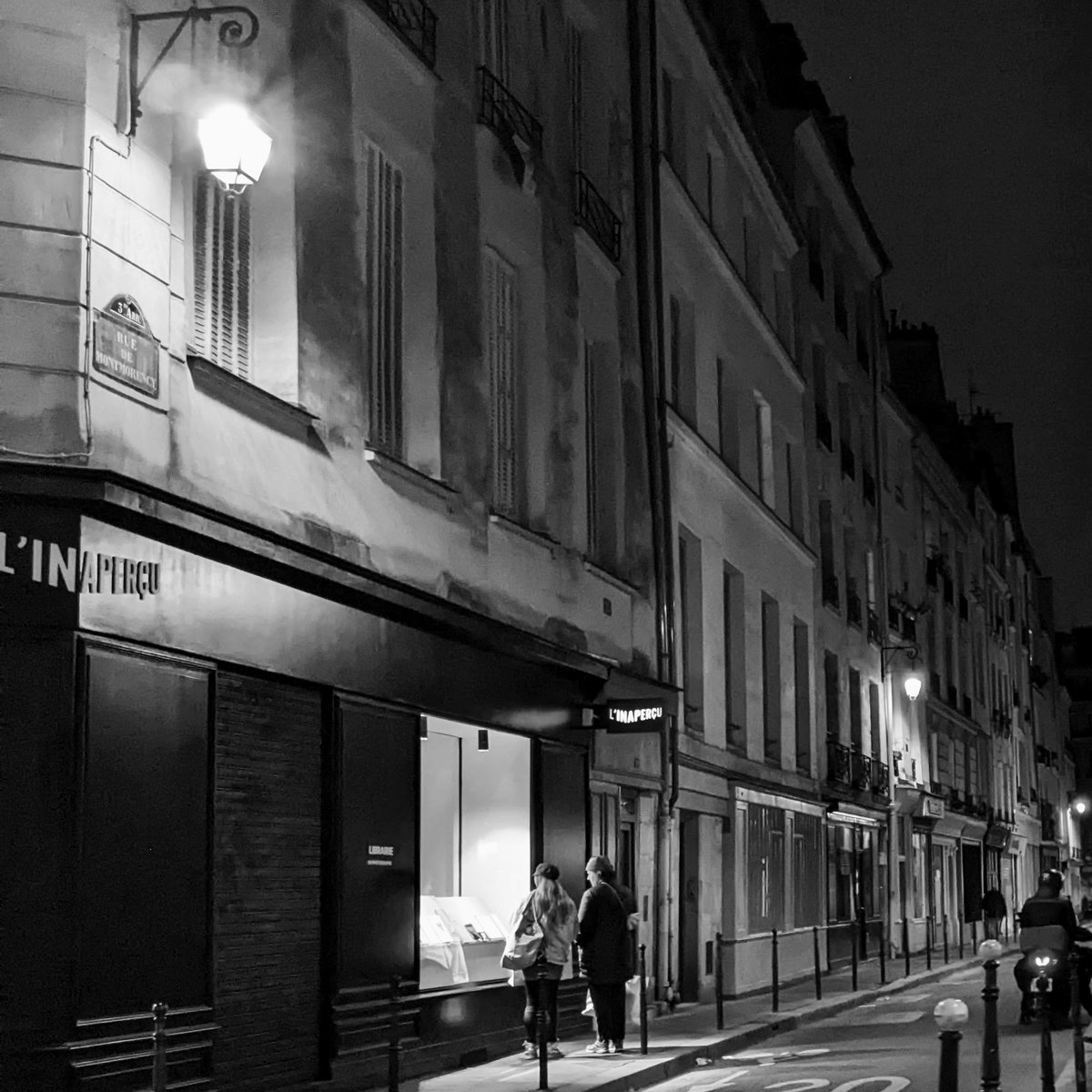 Little night tour.
By me. #blackandwhitephotography #streetphotography #LeMarais #Paris