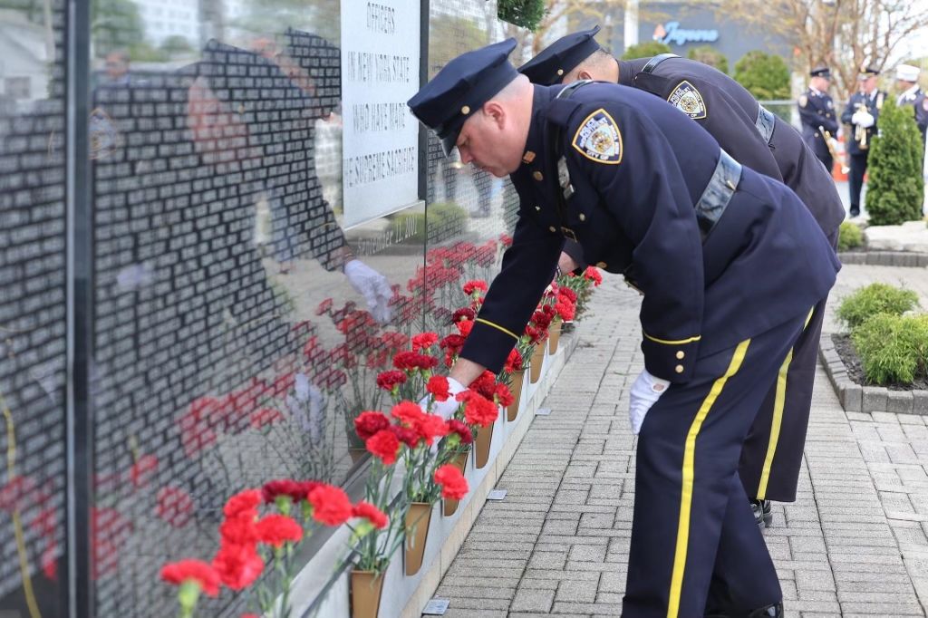 Chief Deputy Sheriff Brockmeyer and Deputy Undersheriff Becker recently stood alongside the New York State Fraternal Order of Police to honor the 72 Officers who made the ultimate sacrifice. #neverforget