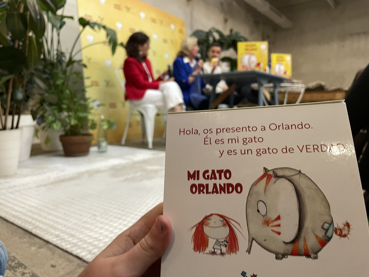 En presentación de l Premio Cubilete al mejor Álbum Ilustrado

📕“Mi gato Orlando” de Beatriz Dapena y Álex Meléndez

🍭un álbum ilustrado divertido, dulce, ¡delicioso!

de Bruño @brunoeditorial #PremioCubilete
#Bibliotecainfanmusic