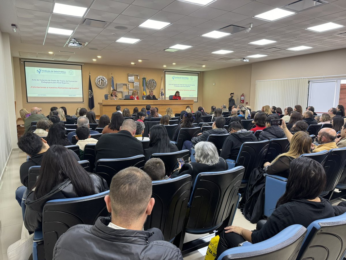 📌Acto de Colación de Grado del Tramo de Formación Pedagógico para Nivel Superior . <a href="/JulioCReynoso4/">Julio Reynoso</a> <a href="/vascozubieta/">Zubieta Miguel Angel</a> <a href="/NovionClaudia/">claudia novion</a> <a href="/HoracioRomero14/">Horacio Romero</a>