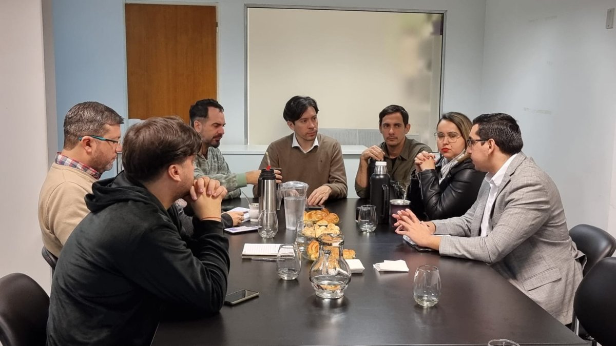 <a href="/IAAviM/">IAAviM</a> 📅 Durante la jornada, se abordaron temas clave como alianzas estratégicas, evaluación de las labores realizadas y planificación de nuevos proyectos. ¡Seguimos trabajando juntos por un futuro próspero para el audiovisual! 🎬🇵🇾 #Colaboración #Audiovisual