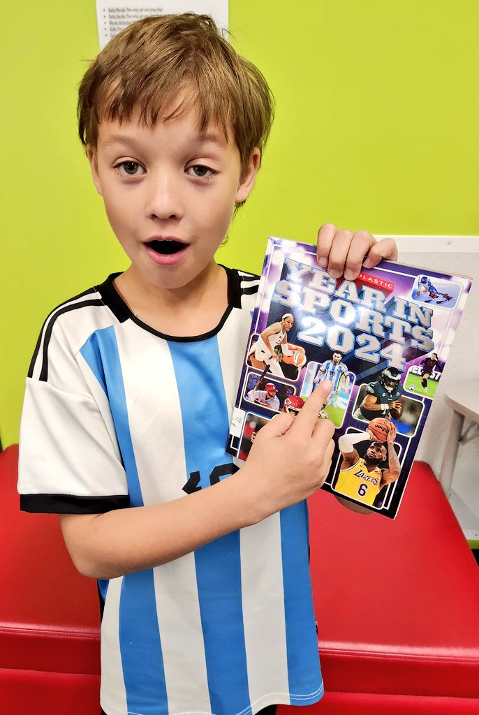 You know it's gonna be a good day when you find yourself on the cover of a new library book!⚽️😆👍 <a href="/IRIC_WC/">IRIC</a> #dresslikeyourfavecelebrityday #Messi #itsme #signingautographslater