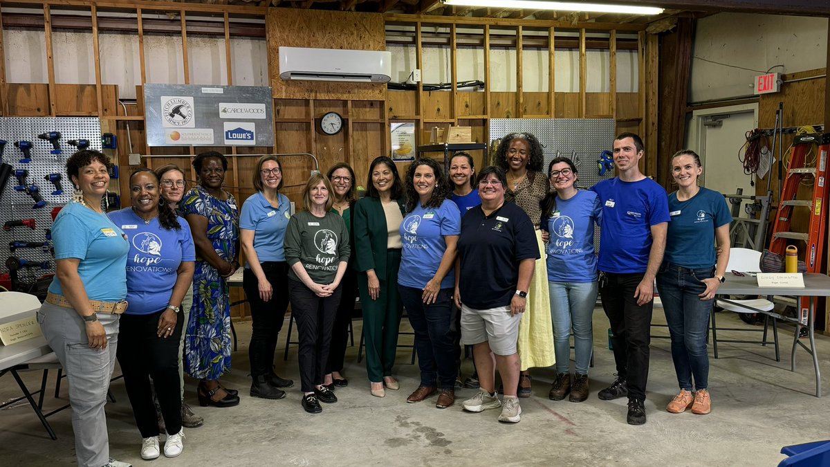 I just had a great meeting at Hope Renovations in Greensboro with women who are getting good jobs through their apprenticeship program. Hope Renovations received a @WB_DOL’s grant to recruit more women into the trades, and it’s great to hear how their program is changing lives.