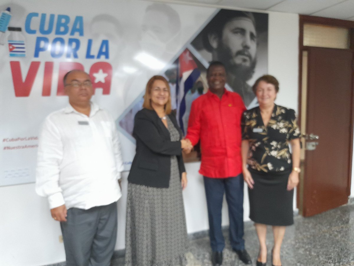 🩺Viceministra primera de Salud Pública 🇨🇺 @TaniaMCruzHdez sostiene encuentro con Excmo. Sr. Eliseu Joaquim Machava, Embajador Extraordinario y Plenipotenciario de Mozambique en Cuba. ⚕️Ratifican disposición común de fortalecer la colaboración médica entre ambos países 🇲🇿🇨🇺.