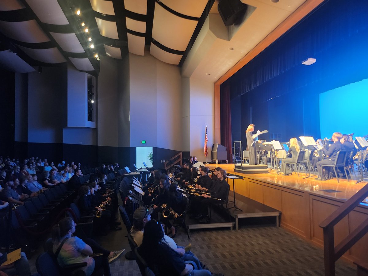 Full house tonight for the Band Revue! @_YorkStrength @York1Schools @yorktdclub