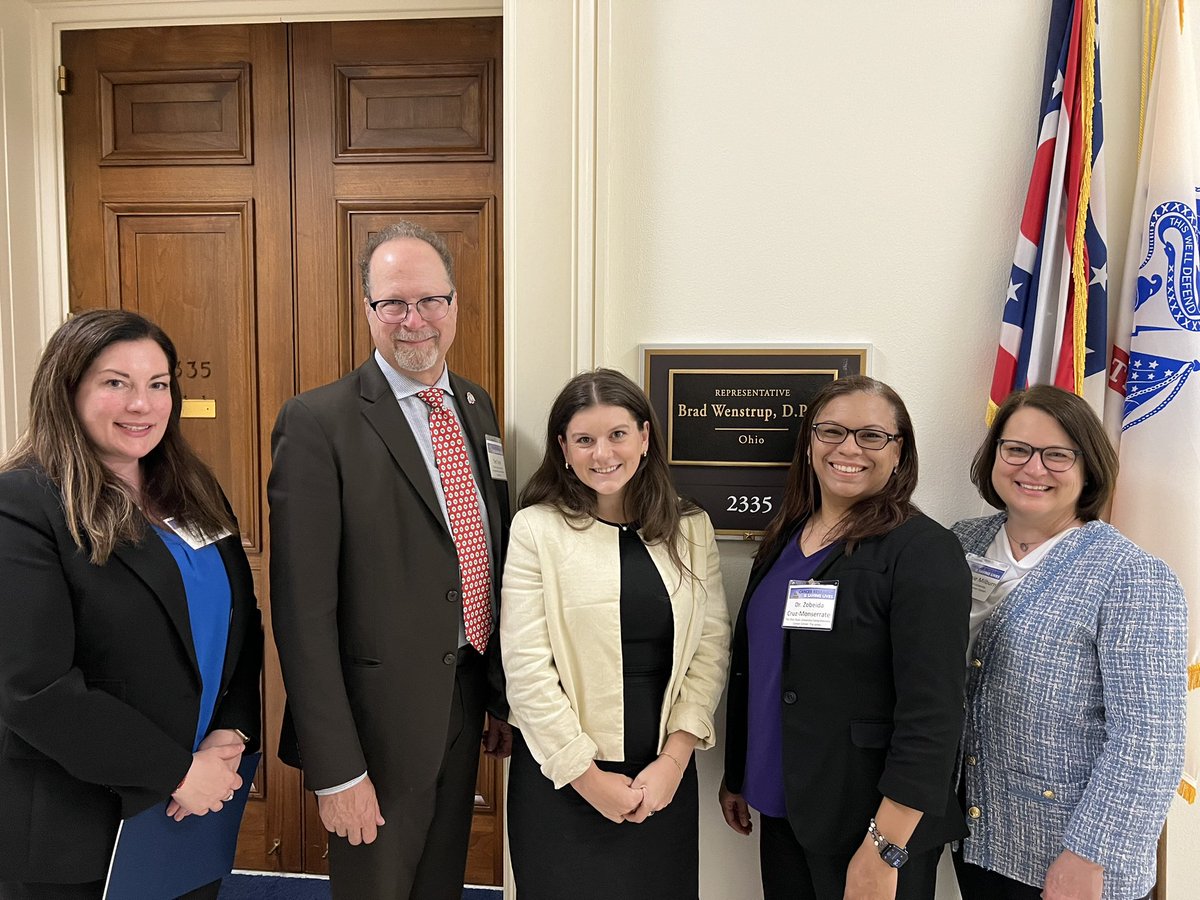 On behalf of the AACI & AACR the OSUCCC team would like to thank Representative Wenstrup and his HLA Kelsi Wilson for supporting biomedical research. #FundNCI #FundNIH #AACIOnTheHill #AACROnTheHill @AACR @AACI_Cancer @NIH @theNCI @OSUCCC_James @MariaMMihaylova @ZCMlab
