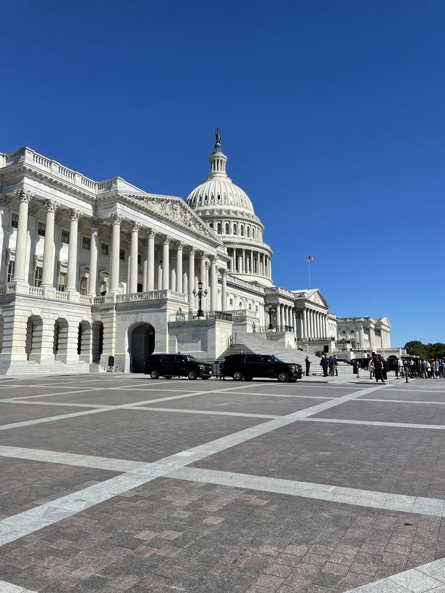 Beautiful day in DC with <a href="/PBA_savingsight/">Prevent Blindness</a>. On Capitol Hill advocating for sight! Talking to our representatives about the EDVI Act to enable states to screen children for visual problems. We are asking for support and cosponsorship of our bipartisan bill. #EDVIAct