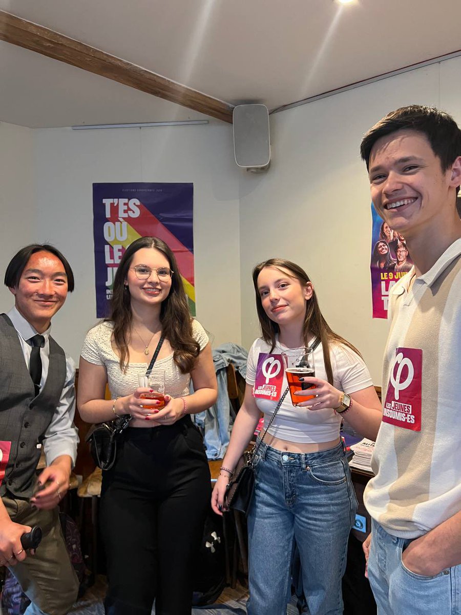 🔥 Super apéro des jeunes insoumis•es hier soir avec notre candidat @Aurelien_Le_Coq ! 👉 62% des jeunes s’abstenaient en 2019. Le 9 juin, si la jeunesse se mobilise, elle peut faire changer les choses ! 🗳️ Alors le 9 juin, pas de rattrapages : il n’y a qu’un seul tour !