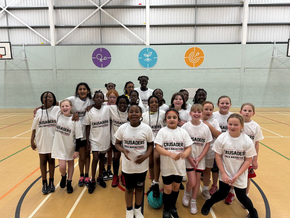⛹🏼‍♀️ FREE T-SHIRTS 🏀 Our girls recruitment sessions have been a big hit and tonight the girls got their free Crusaders #GirlsGotGame tees. We love seeing more girls playing basketball. Big thank you to The Upnor Honey Co for supporting the scheme. #WeAreCrusaders