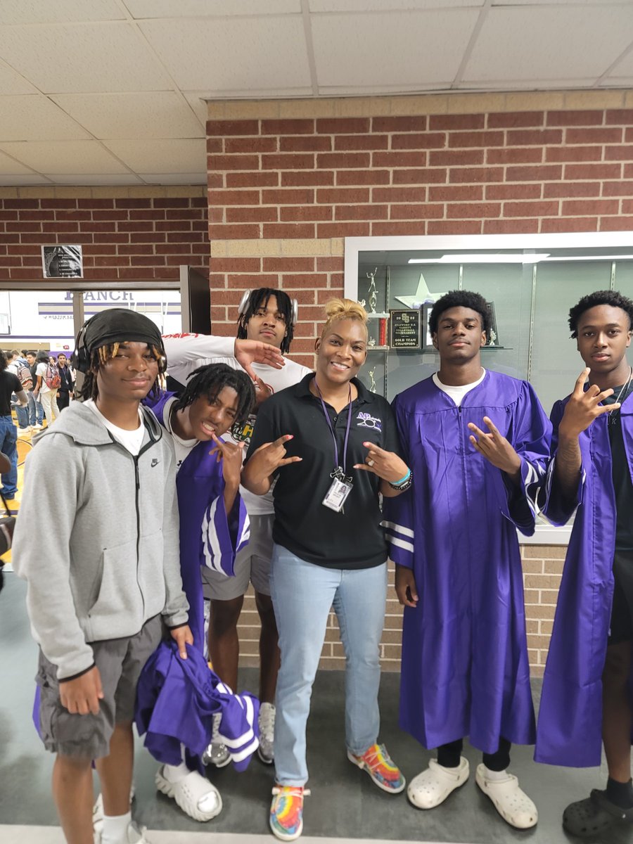 Coach Felicia Spivey tweet media