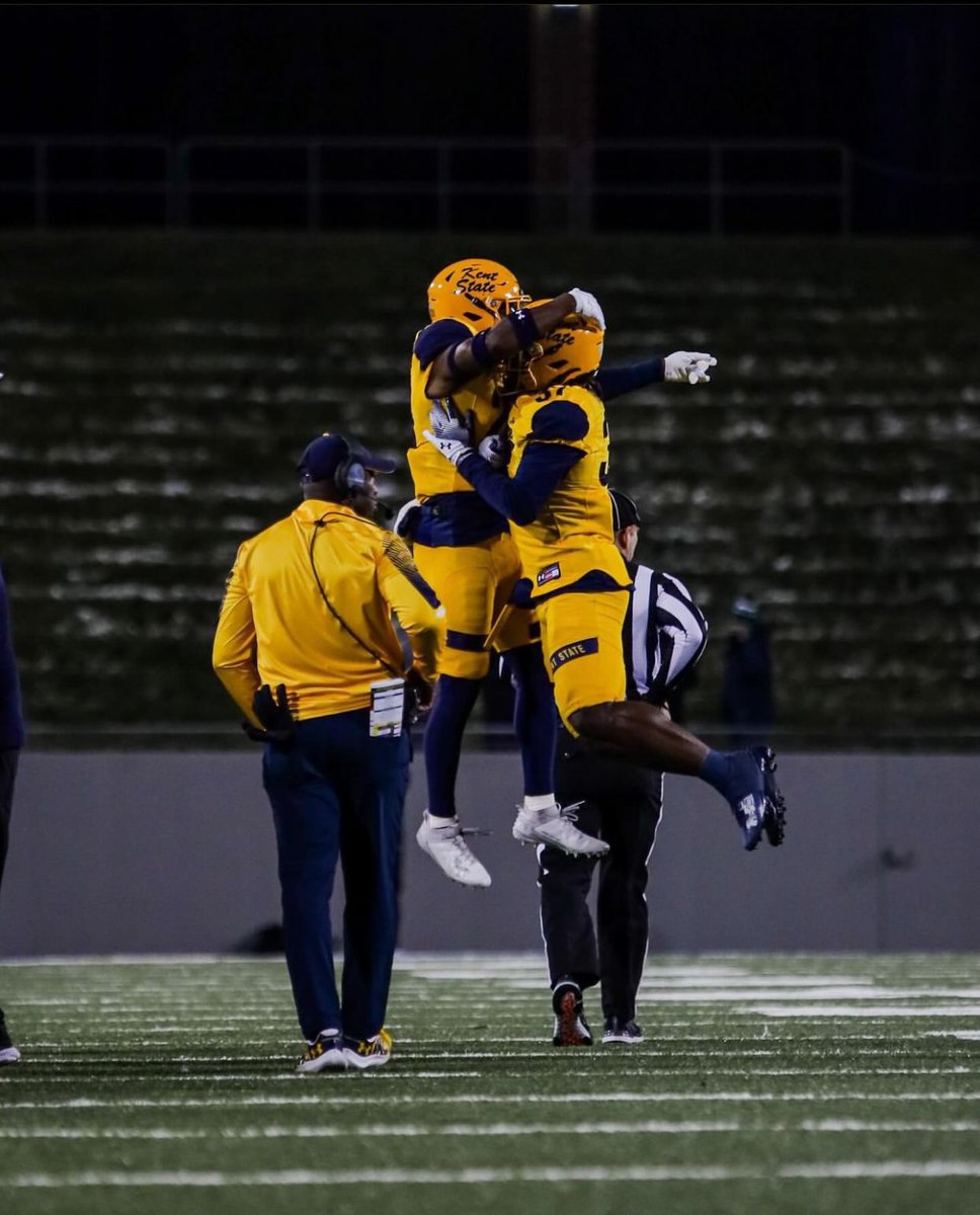 blessed to receive my 10th offer from @KentStFootball @Rymiszewski17 @shelton_felton @CoachKLacey @CoachhDre @ChadSimmons_ @RivalsJohnson