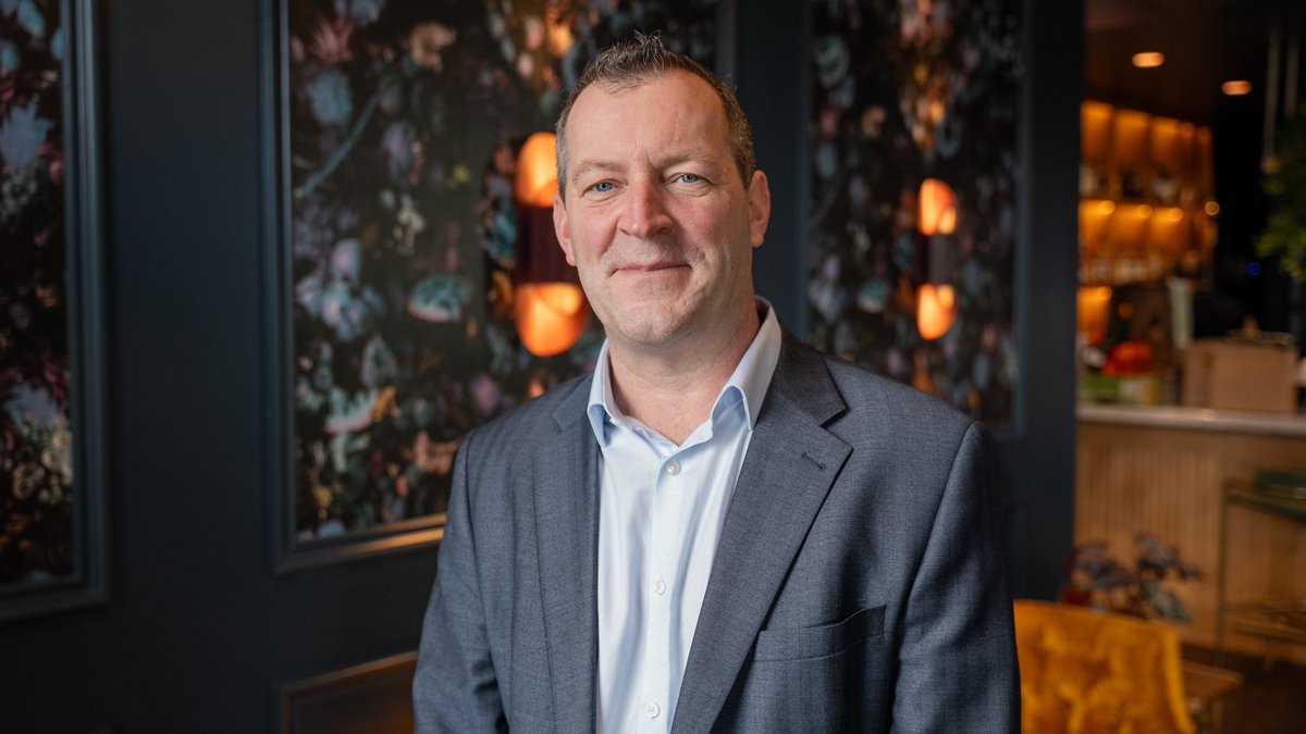 BrindiamoGroup's tweet photo. Meet Alex Peirce 🇮🇪🥃, our principal partner in Ireland at Brindiamo. With 30+ years of experience in sales, commercial management, &amp; operations, Alex grows and fosters partnerships throughout Ireland and the global Irish whiskey market.  
#Brindiamo 
Learn More - link in bio🔗 https://t.co/NBLKSQ09aa