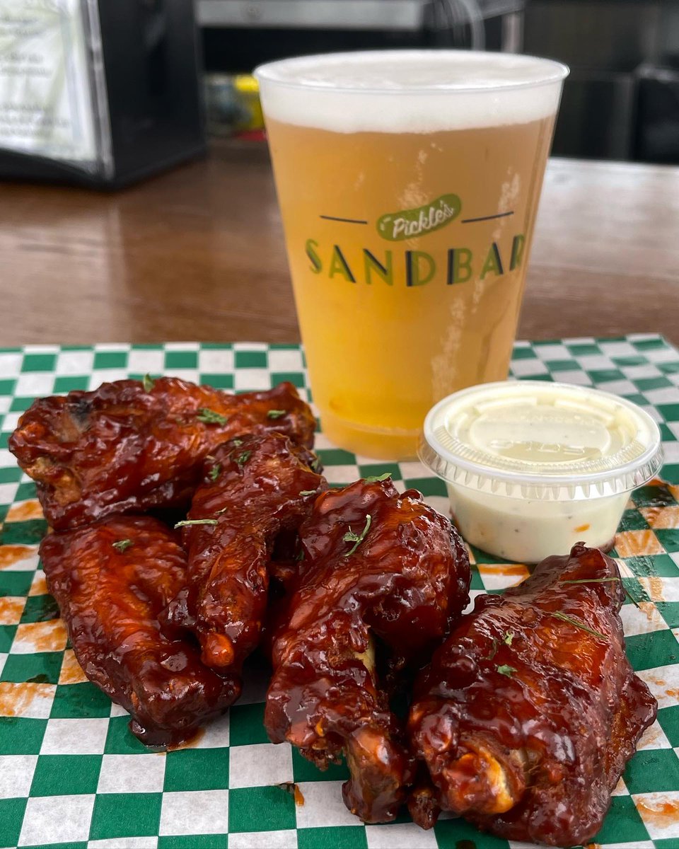 brb – heading to Pickle’s Beachside Grill for these BBQ wings (and beer) on #NationalBarbecueDay 🤤 🍽️: ow.ly/L11j50RHJIK 📸: pickles_sandbar on Insta