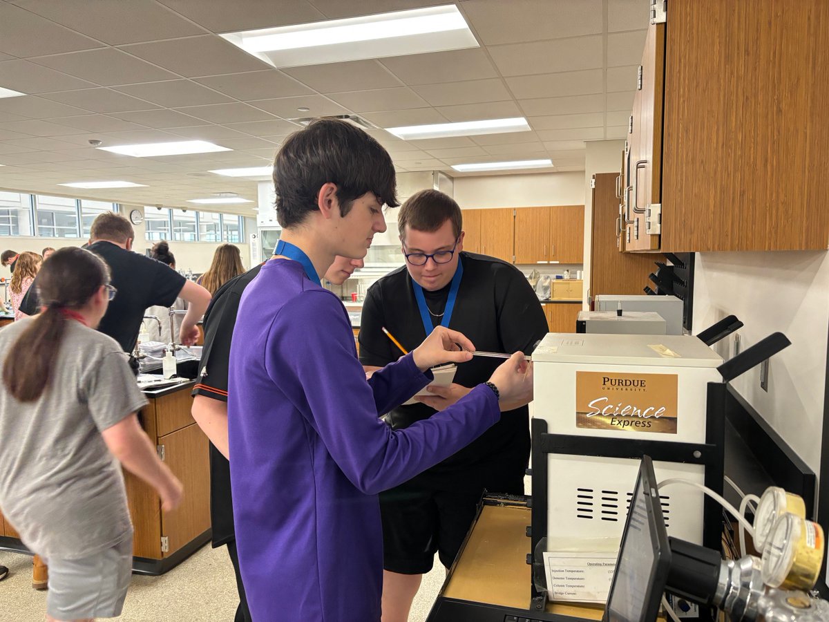 YOUR DONATIONS MAKE A DIFFERENCE- Students in Brownsburg High School science classes benefit from equipment borrowed through the Purdue Science Express program which is funded by your gifts to BEF and presented by Hendricks Regional Health, Learn more: bit.ly/46XwGAg