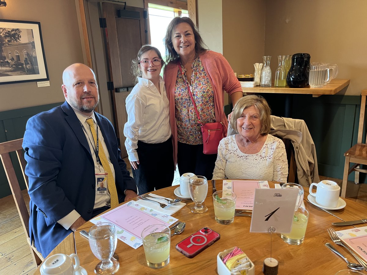pnwboces's tweet photo. The professionalism of today's CTE students, who prepared, served, and hosted a luncheon at Tilly Foster today, was amazing! https://t.co/20lQjJ3WGA