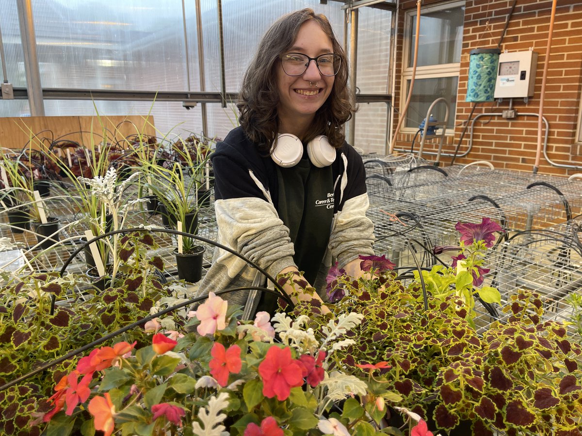 🌱 Big thanks to our amazing community supporters for making Horticulture's spring plant sale a smashing success! 🙌 Your enthusiasm and patronage have truly made a difference. 🌿 #CommunitySupport #GrowTogether