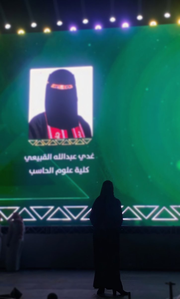 شكراً لكلامكم شكراً لمشاعركم شكراً لوجودكم شكراً لدعمكم ♥️♥️ ممتنه امتنان عظيم 🙏🏻