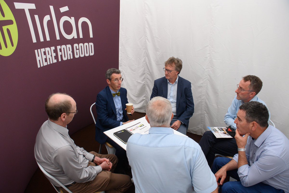 We were delighted to welcome Minister @Andrewmuirni to the Tirlàn stand at @balmoralshow today and discussed the importance of the dairy industry in Northern Ireland, the impact of weather and the environmental challenges faced by our farmers. #Hereforgood