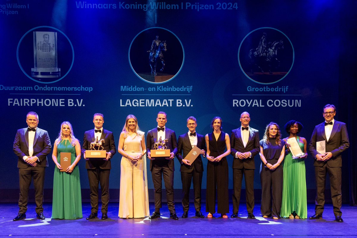 Royal Cosun, Lagemaat Sloopwerken en Fairphone zijn de winnaars van de Koning Willem I Prijzen 2024. In Theater De Spiegel reikt Koningin Máxima de prijzen uit en spreekt na afloop met de winnaars. koninklijkhuis.nl/actueel/nieuws…